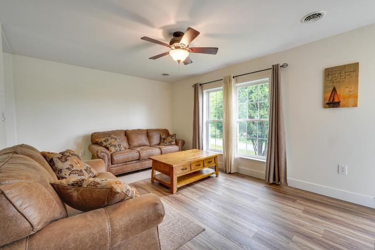 Fish, Hunt & Hike: Pet-Friendly Home in Allenwood - B&B Allenwood
