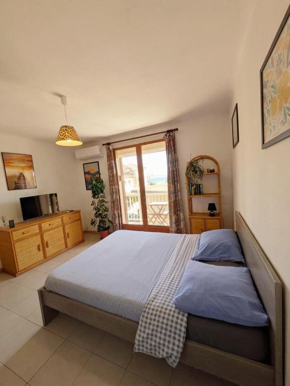 Séjour à Valras T1 Vue sur Mer - 50m centre et mer - B&B Valras-Plage