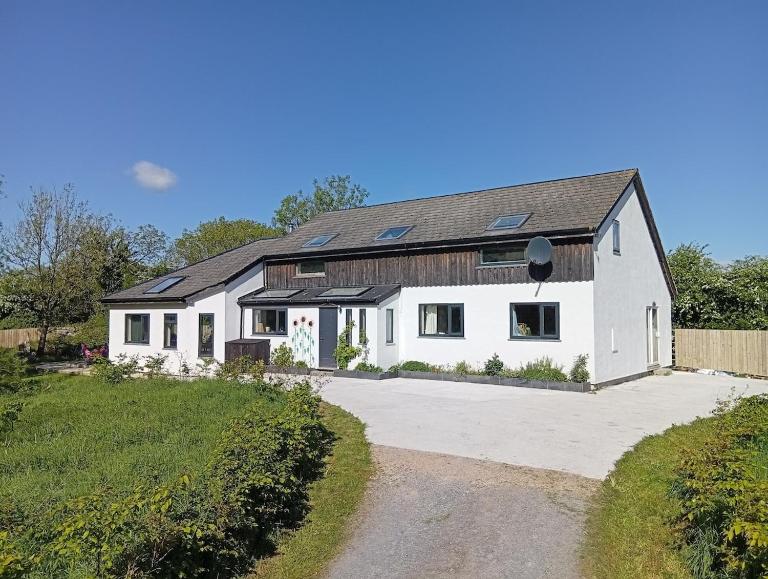 Spacious 5 bedroom retreat in peaceful location - B&B Craughwell