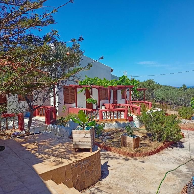 Sunrise Apartments - Bed and Breakfast Palekastro