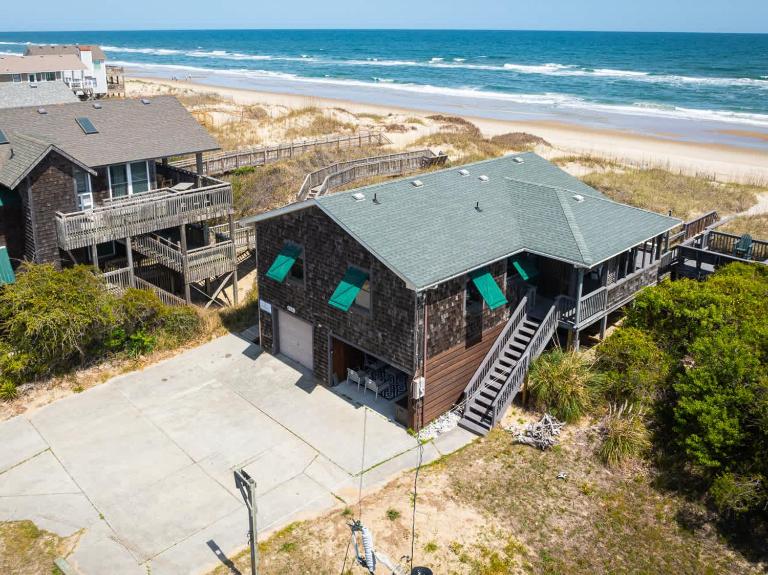 Newly Renovated Oceanfront Cottage - B&B Nags Head