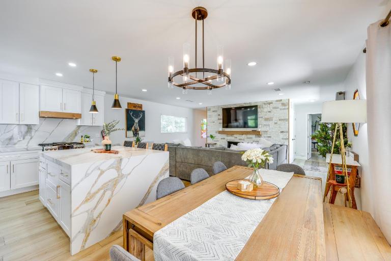 Walk to The Village Shops/Eats: Big Bear Lake Home - Chambres d'hôtes Big Bear Lake