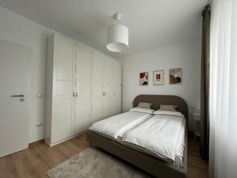 Kora Aparthome - Ferienwohnung Rosenau