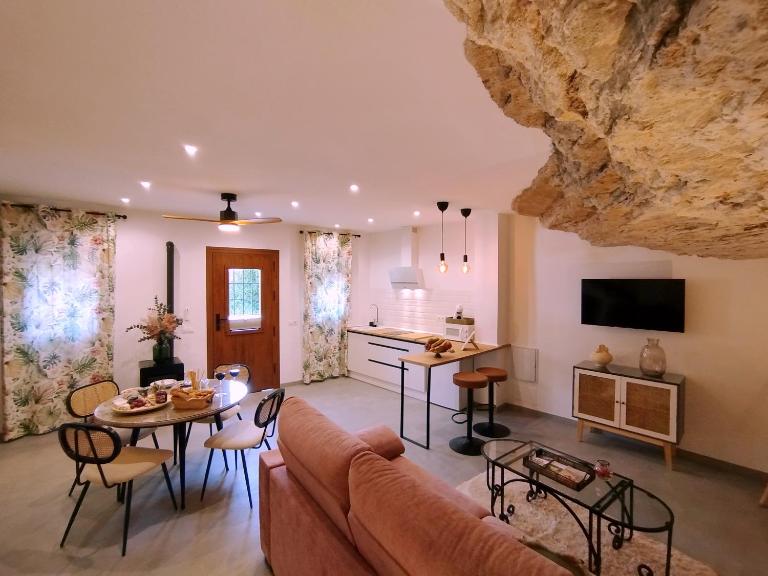 Casa Cueva Las Chicas del Puente - B&B Setenil de las Bodegas