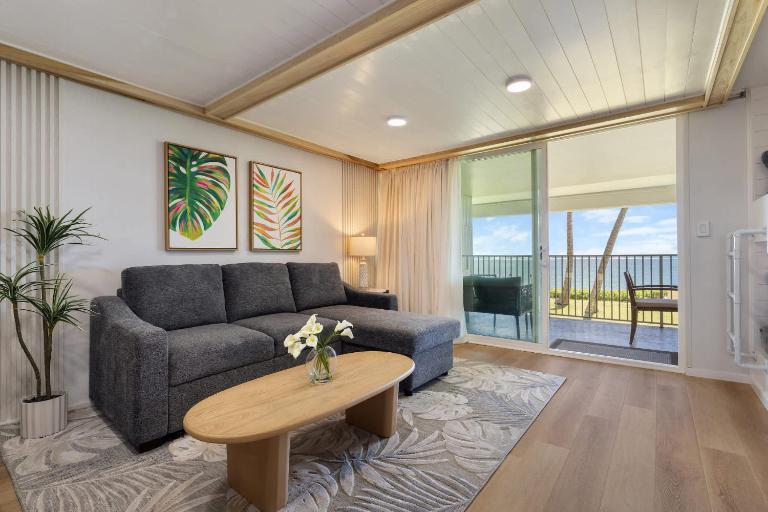 Luxurious Beachfront Condo - B&B Hau‘ula