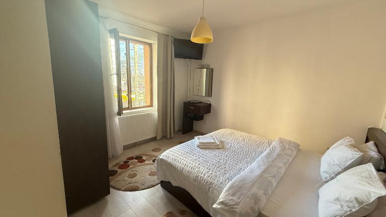 Ultracentral Primaria Ploiesti - B&B Ploieşti