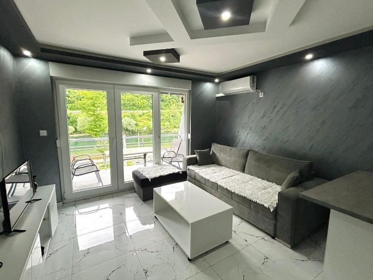 Apartment Zlatna plaža - Ferienwohnung Bratunac