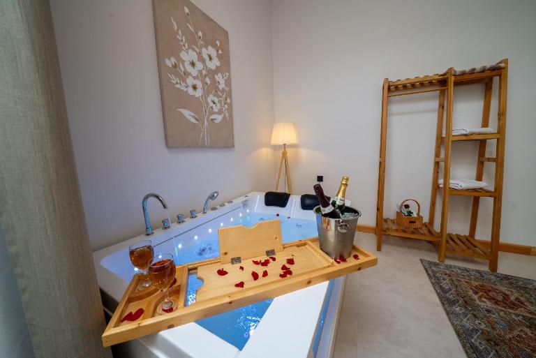 شاليهات سكاي لاين - skyline chalets - Chambres d'hôtes Dhahbān