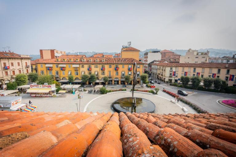 Piazza michele ferrero - sulla piazza centrale - Chambres d'hôtes Alba