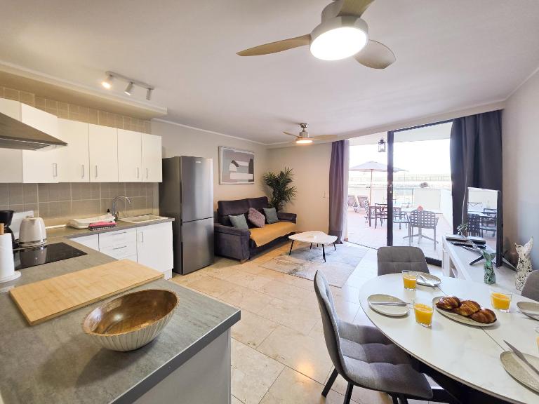 Ocean Bliss 1 Bedroom Apartment in Palm Mar has Sea Views from its Large Terrace with Great Location - Ferienwohnung Palm-Mar