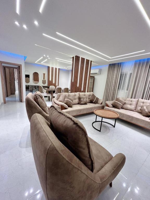 Comfy 2-Bedrooms Apartment in Cairo Sheraton airport - Ferienwohnung Kairo