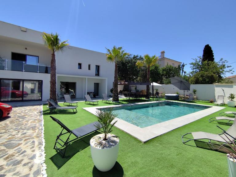 Mediterranean Moon House - Bed and Breakfast Alicante