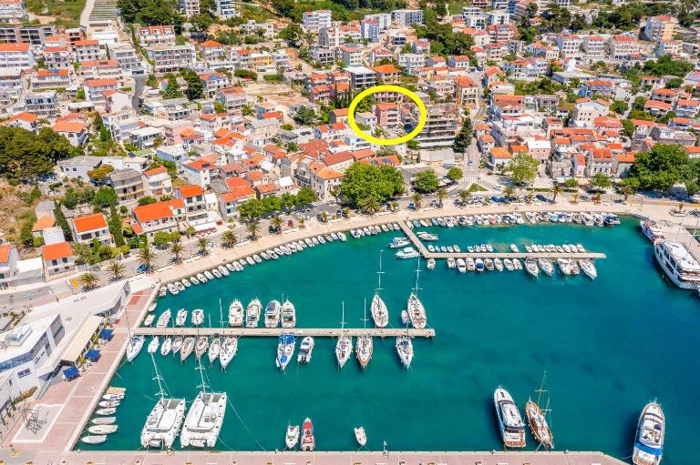 Central Baška Voda Apartments - B&B Baška Voda