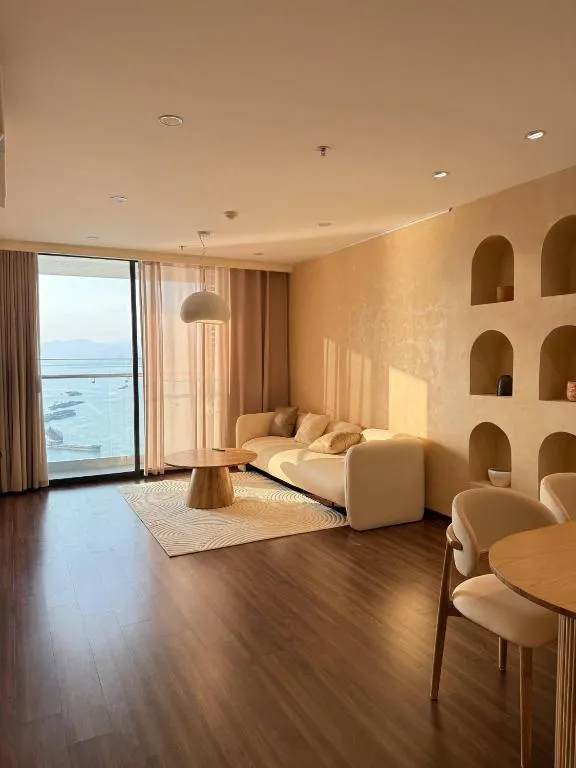 Green Diamond Hạ Long Bridge View - Bed and Breakfast Hạ Long