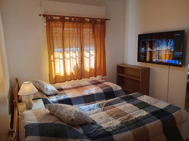ALQUILER FAMILIAR , Depto 2 dormitorios, SE PAGA AL LLEGAR, ANTES NO, solo uso familiar, en planta baja - B&B Neuquén