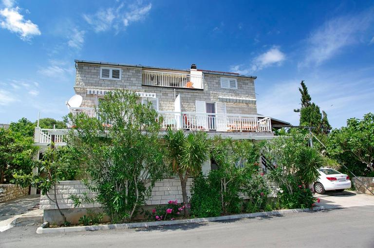 Foissner Apartments - Bed and Breakfast Zavalatica