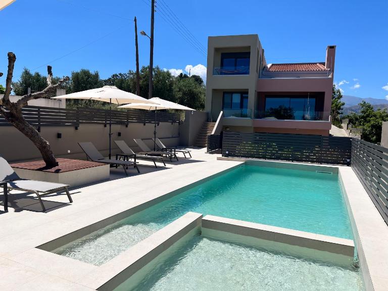 Dream's House - Villa with Pool & Stunning Views - B&B Tértsa