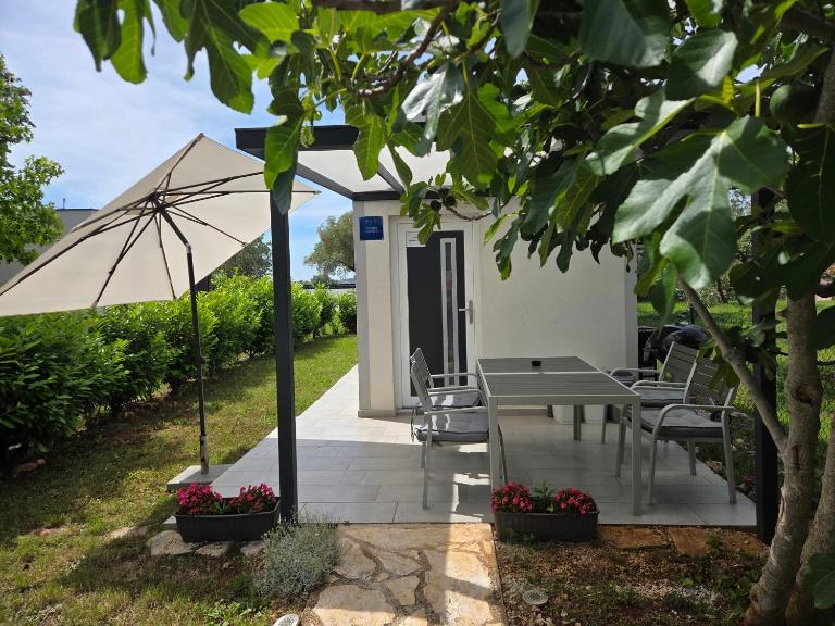 Studio Apartment Ceca*** - B&B Fažana