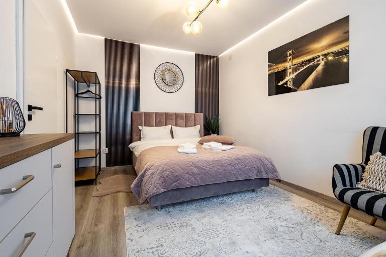 Modern Studio 9 May with Balcony - B&B Braşov