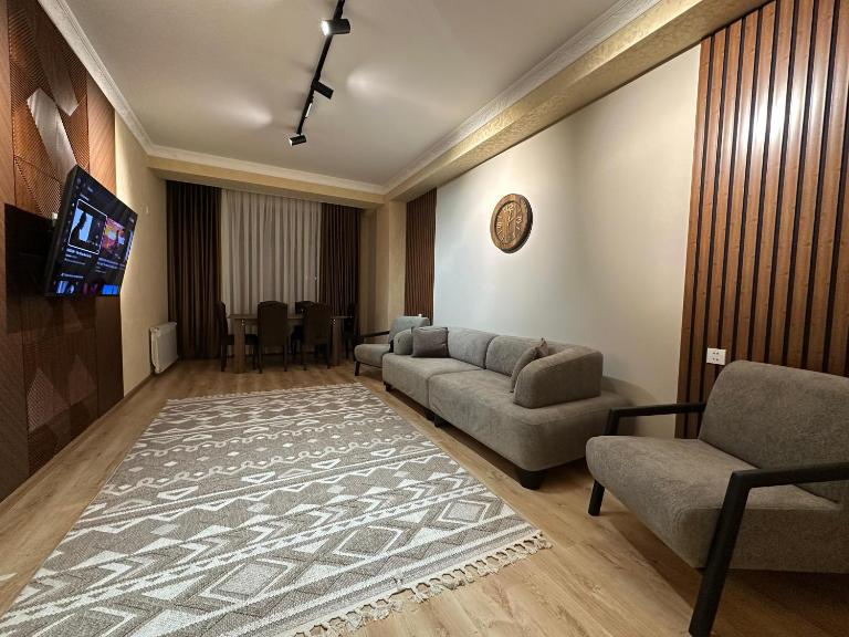 Modern style apartment on the Haydar Aliyev center - Bed and Breakfast Bakoe