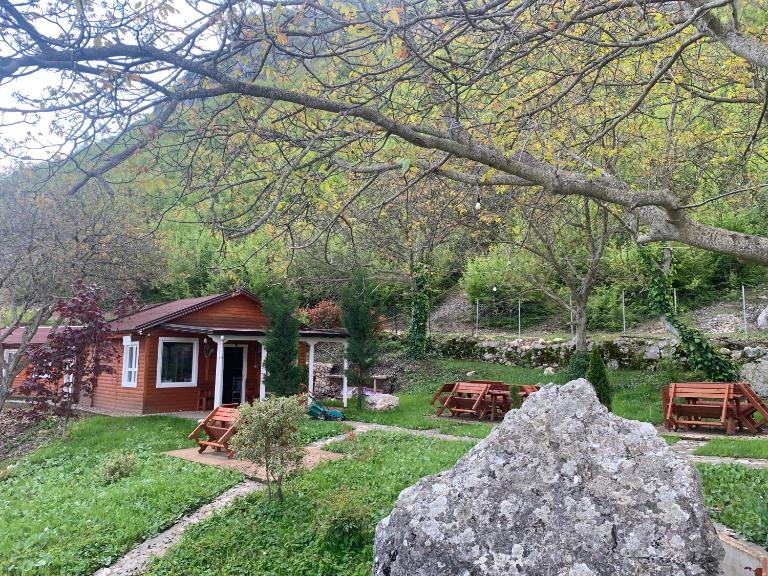 Bujtina Shpella e Plakës Çerçan Librazhd - B&B Librazhd