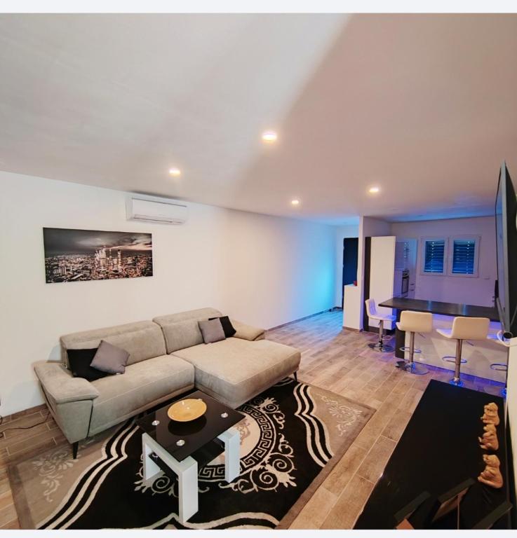 Jolie Maison-6 personnes - B&B Argeles