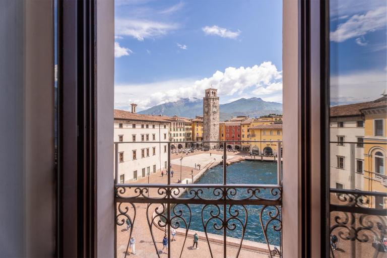 Casa la Torre, the view on the lake - B&B Riva del Garda