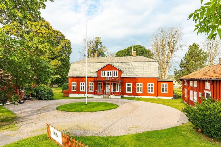 Hova Prästgård Bed & Breakfast - B&B Hova