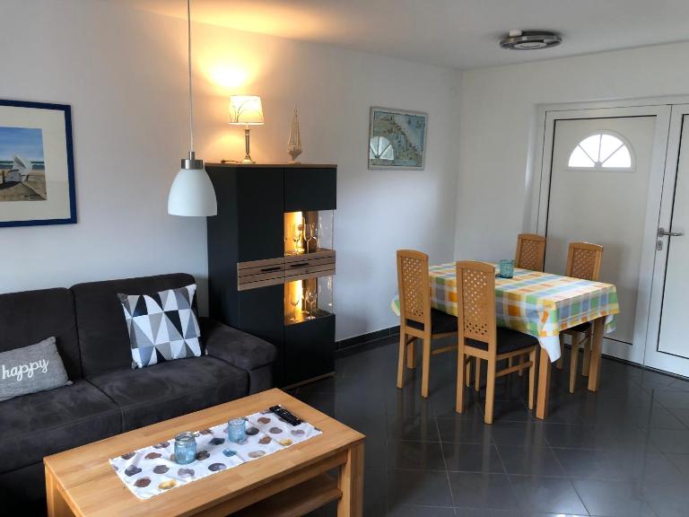 Bernstein-Fewos ca 15 Gehminuten zum Ostseestrand - B&B Seebad Zempin