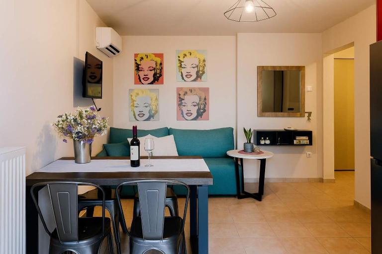 Urban Living, Minicasa Nomad - Kalamata's Hideaway - Ferienwohnung Akovítika
