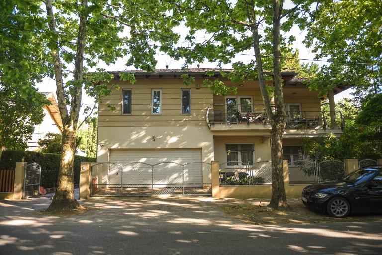 Amore Apartmanhaz - Bed and Breakfast Siófok