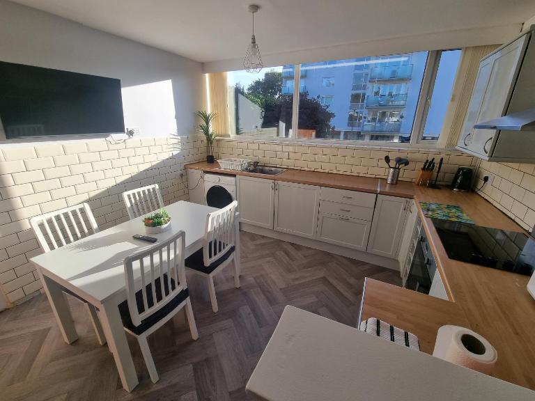 South Birmingham homestay - near HS2, Solihull, NEC & BHX - B&B Olton
