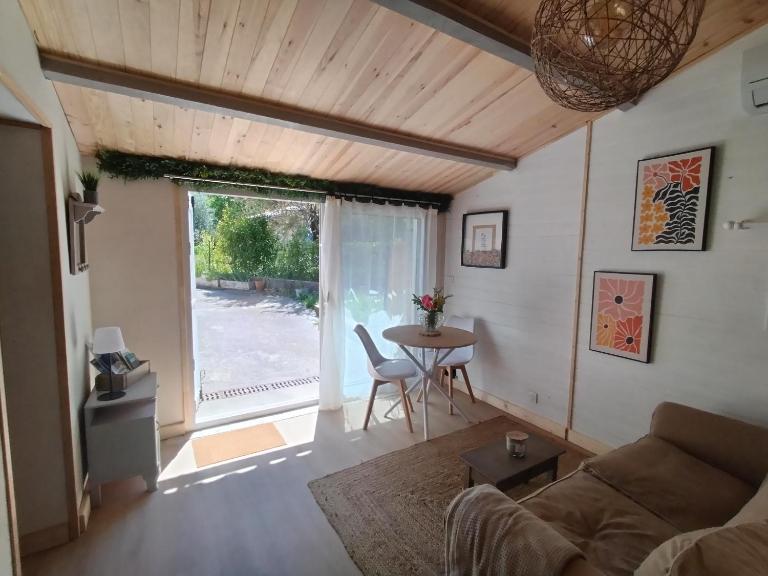 La Ch'tite Maison - Bed and Breakfast Céreste
