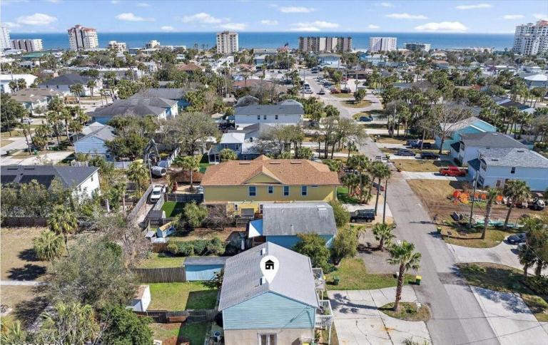 Jax Beach Townhome - B&B Jacksonville Beach