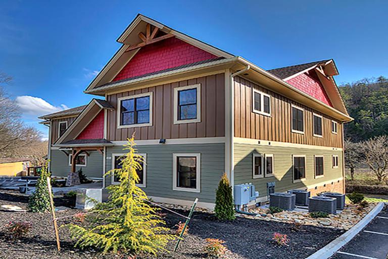 Big Cypress Mansion by Venture Smoky Mountains - B&B Pigeon Forge