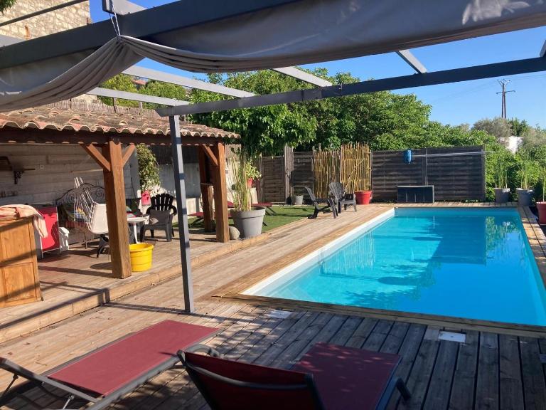 Le Cyprès, gîte avec piscine - Chambres d'hôtes Lablachère