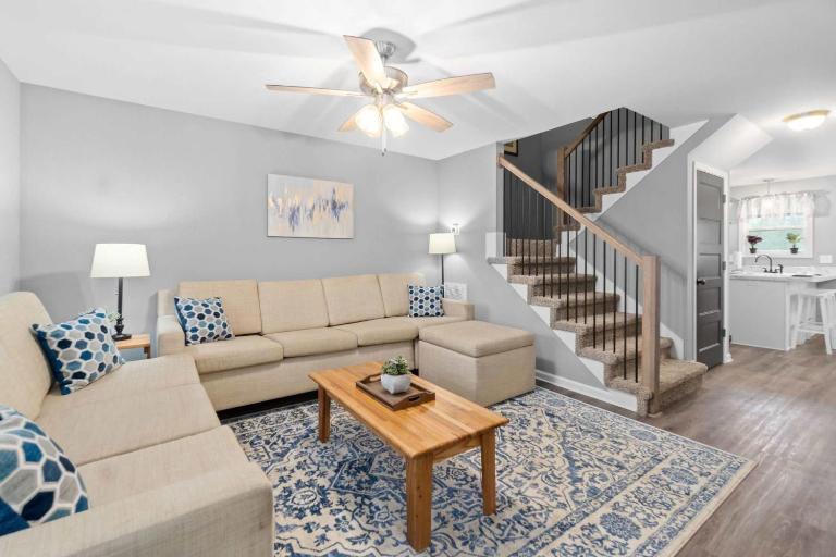 1-Mile to Downtown Clarksville Queen-City Comfort - B&B Clarksville