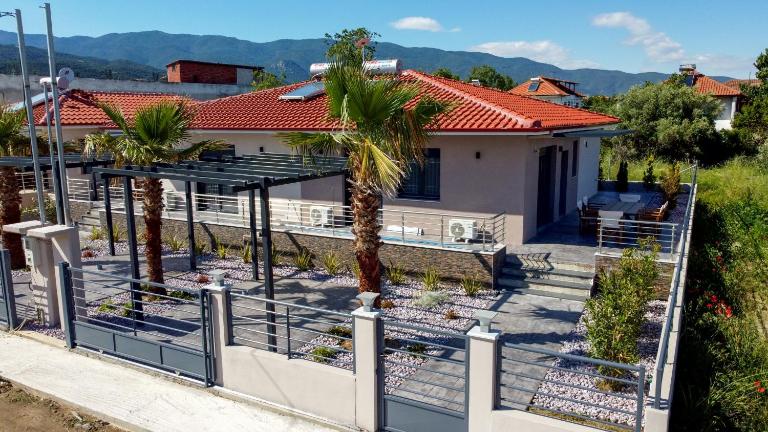 Thracian Villas - Bed and Breakfast Néa Vrasná