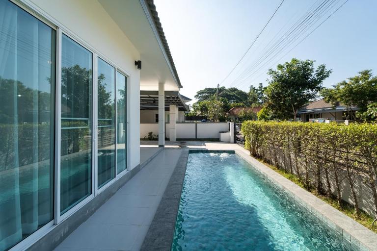Vela Villa Chiangmai - 3BR pool villa near Kad Farang Market - B&B Chiang Mai