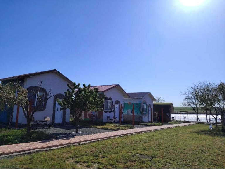Taram de Poveste - B&B Corbu