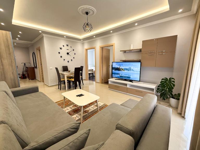 Fishta Apartment Q6 37 - B&B Velipojë