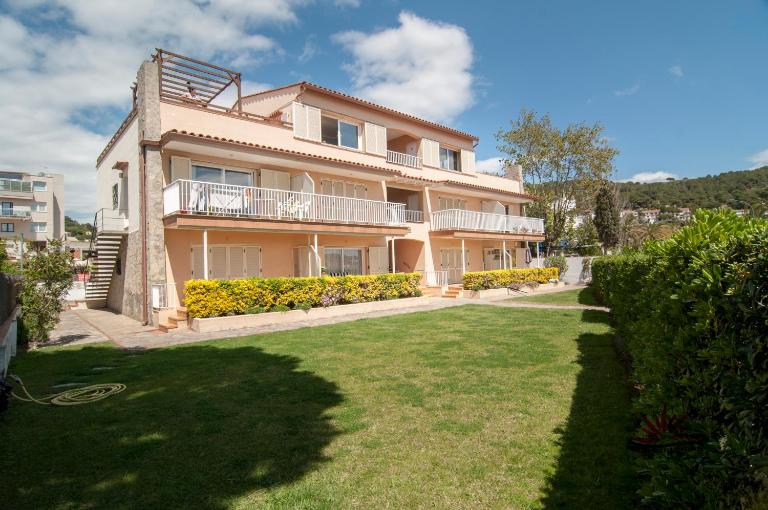 Seafront L'Estartit Apartments - B&B l'Estartit