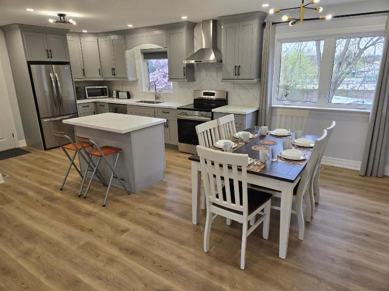 Streetsville Retreat - Prime Location - Ferienwohnung Mississauga