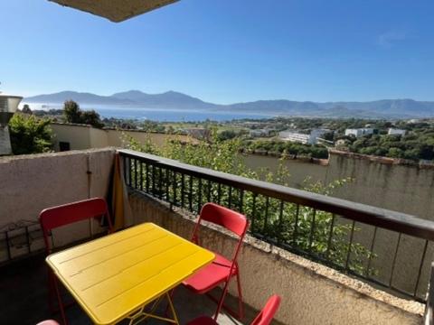 Charmant 2 pièces avec vue sur mer exceptionnelle à Porticcio, Corse du Sud - B&B Grosseto-Prugna