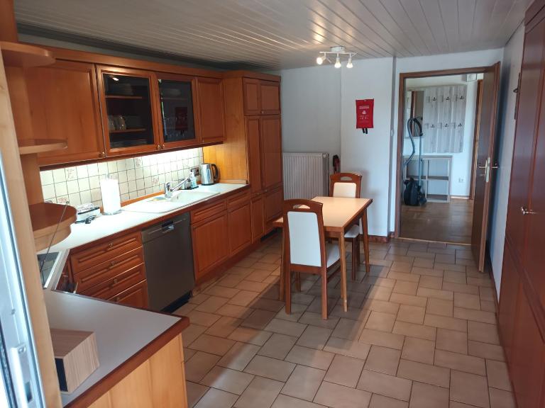 3 Zimmer 1OG 100qm Wintergarten Dachterrasse super Badezimmer - Ferienwohnung Tangstedt