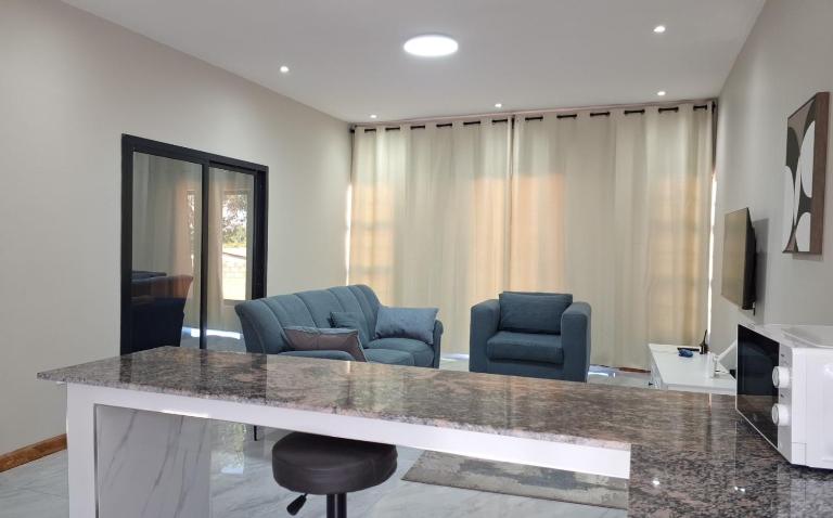 Lowin Suites-One-Bed Apartments - B&B Lusaka
