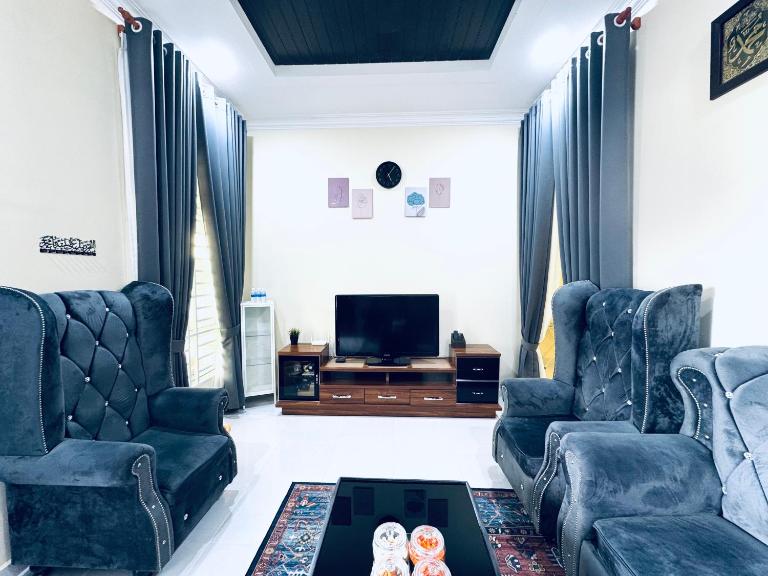 Strategic Location SH 92 Homestay - Ferienwohnung Kampung Raja