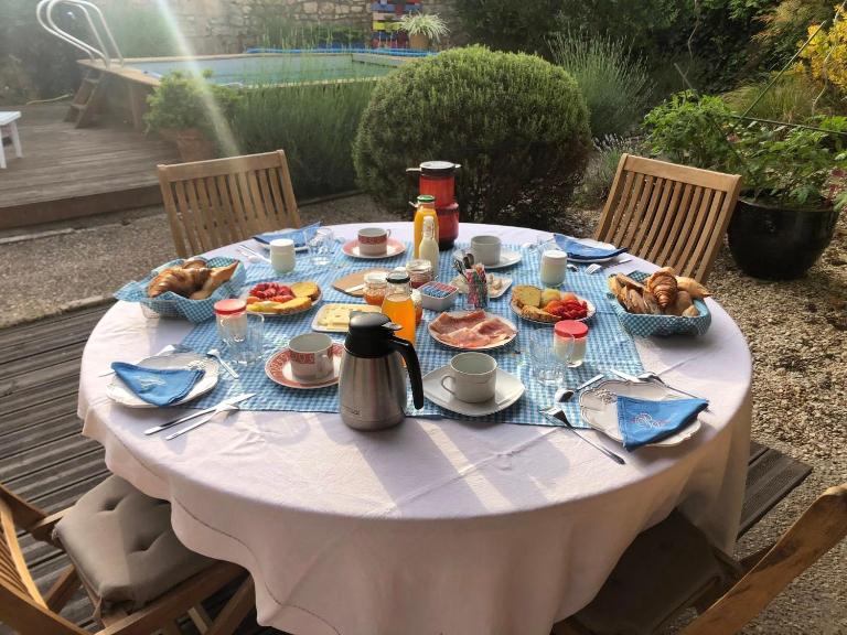 Saint James House - B&B Pons