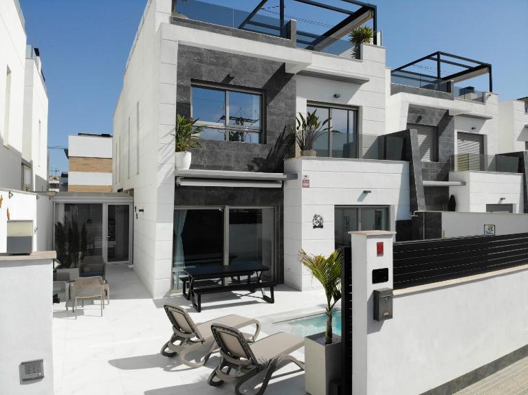 Casa Mariposa, 3 bedroom villa in Benijofar - B&B Benijofar
