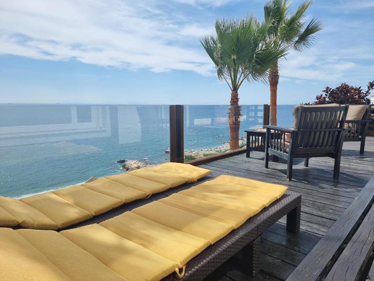 Vistas excelentes al mar y jakuzzi - B&B Manilva